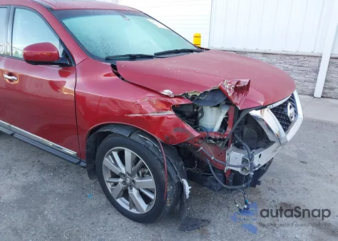 2014 Nissan Pathfinder Platinum z USA, uszkodzony, nr VIN 5N1AR2MM4EC609421